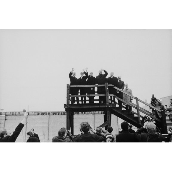 President Nixon Visits The Berlin Wall At Moritzplatz Berlin. Feb. 2 1969. History (24 x 18)