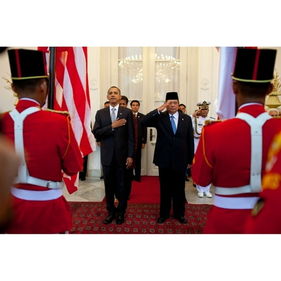 President Obama And Indonesia'S President Susilo Bambang Yudhoyono At The Arrival Ceremony In Jakarta. Nov. 9 2010.