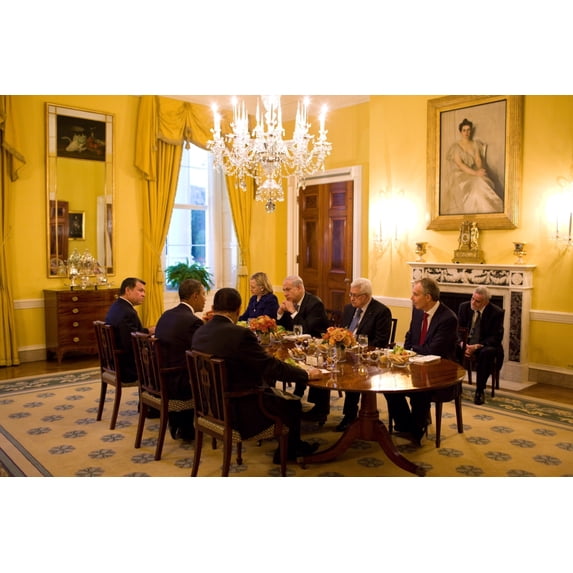 President Obama Hosts A Working Dinner During The Palestinian-Israeli Talks At The White House. Clockwise From Left King Abdullah Ii Hillary Clinton Benjamin Netanyahu Mahmoud Abbas Tony Blair Hosni