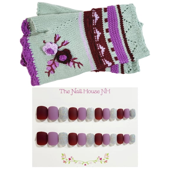 Press On Nails and Fingerless Glove Gift Set - Burgundy Mint