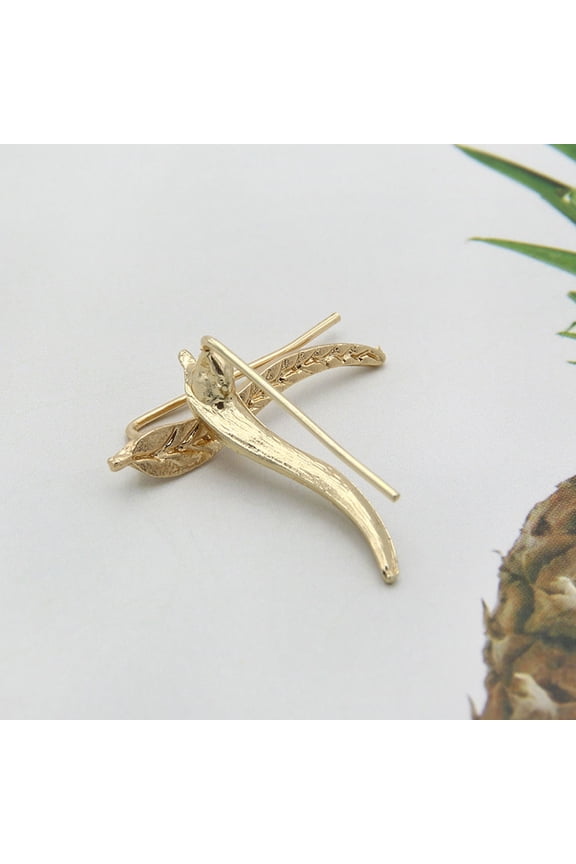 1 Pair Leaf Ear Cuff Earring for Women Delicate Fashion Crawler in Golden