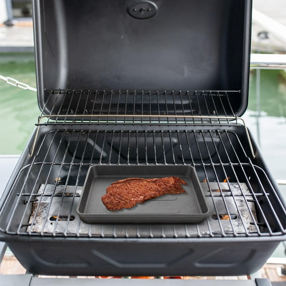 Pretyzoom 1Set Iron Steak Plate with Wooden Serving Tray for Home Use Even Heating Grill Pan