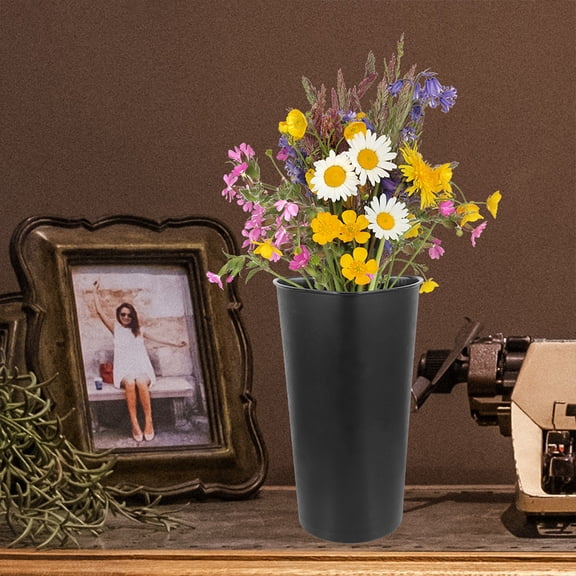 Pretyzoom Black Plastic Flower Bucket Durable Wear Resistant Plant Container for Home and Shop