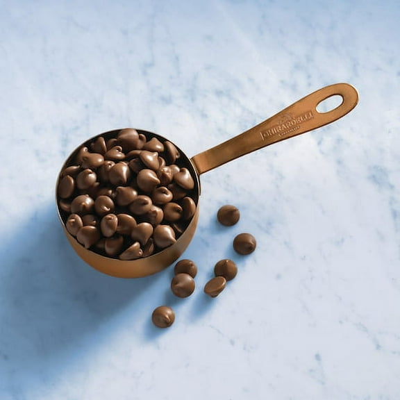 (Price/Case)Ghirardelli 42244 Milk Chocolate Chips 800 Per Pound, 560 Ounces