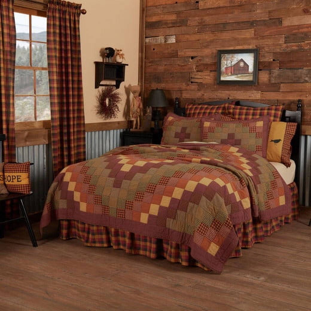 Heritage Farms Twin Reversible Cotton Patchwork Quilt Set