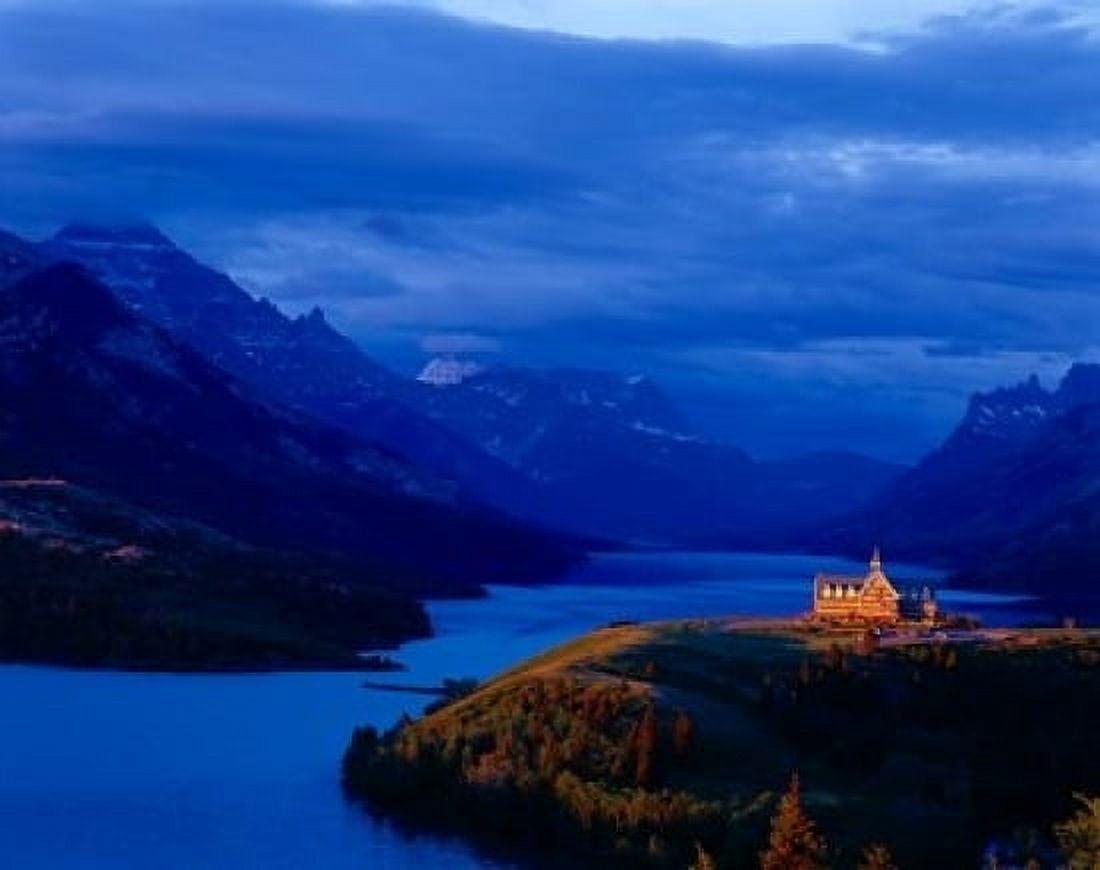 Prince of Wales Hotel Wateron Lakes National Park Alberta Canada Canvas Art - Chuck Haney DanitaDelimont (20 x 16)