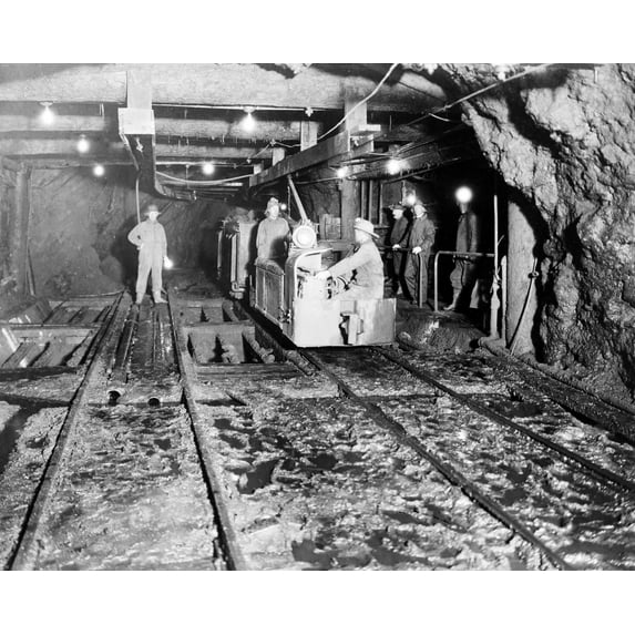 Print: Copper Mine, Interior, circa 1915