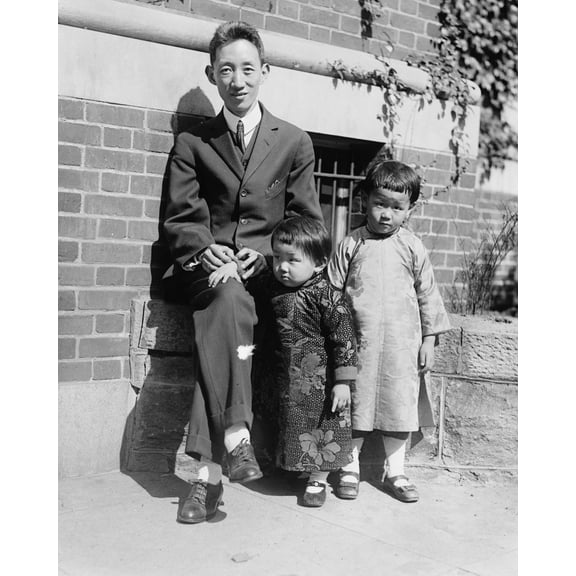 Print: Dr. Sze & Children