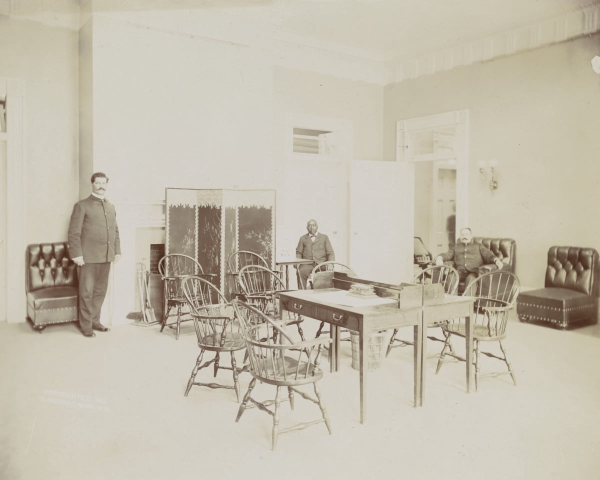 Print: Entrance, Executive Building, 1902 - Walmart.com