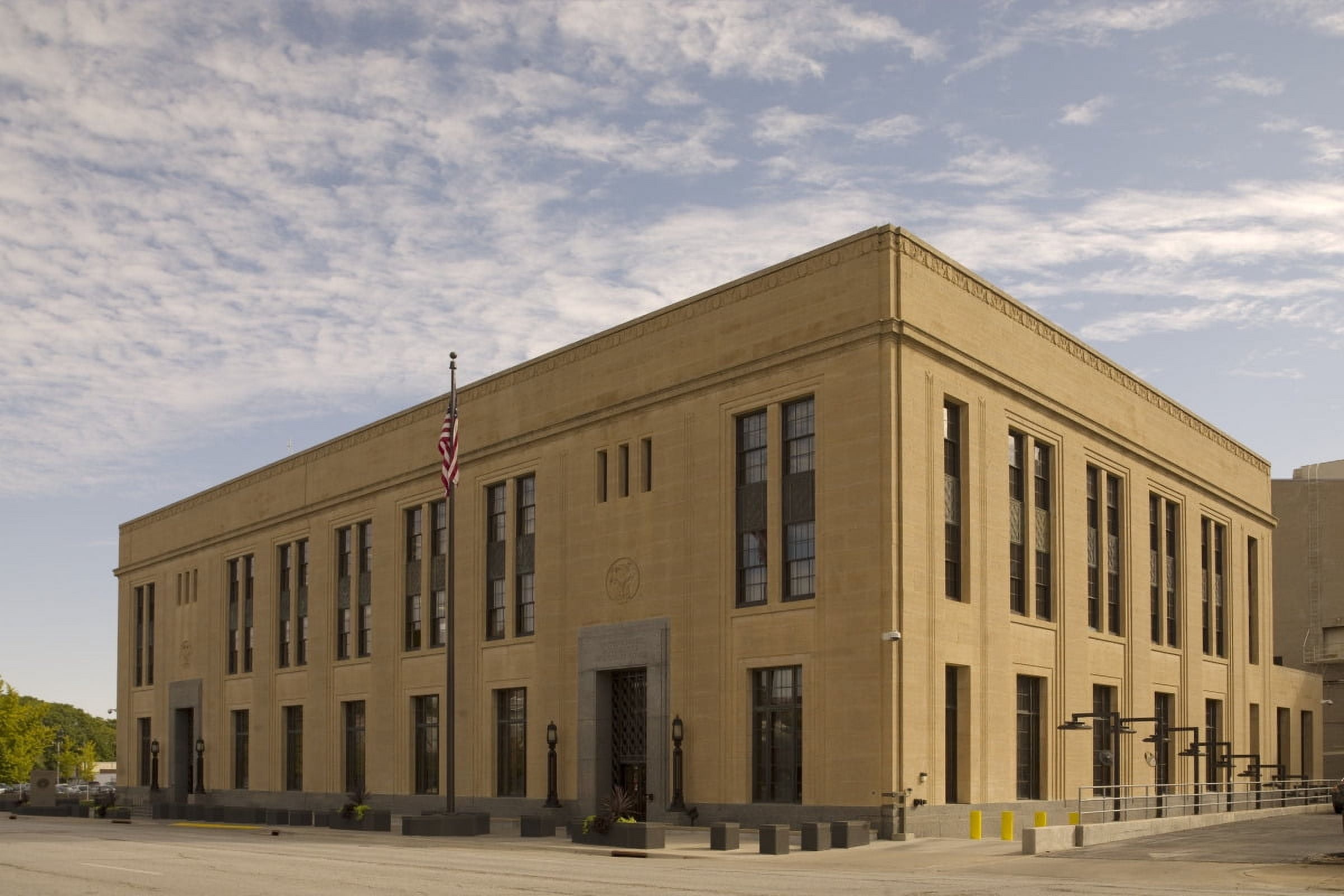 Print: Full Exterior, United States Courthouse, Davenport, Iowa, 2008 ...