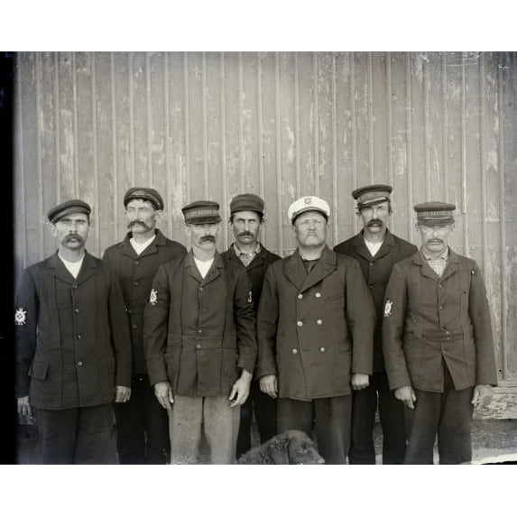 Print: Kitty Hawk Lifesaving Crew: Captain Joseph Payne, Oliver Tford