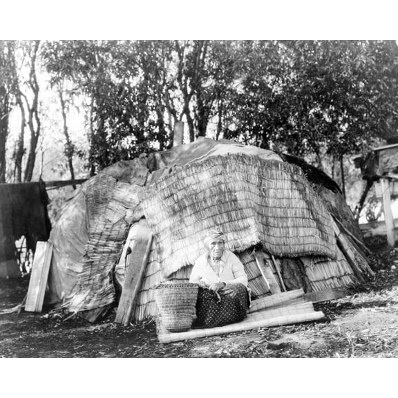 Print: Klamath Tule Hut, 1923