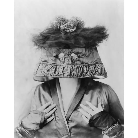 Print: Marie Dressler, Head-And-Shoulders Portrait, Facing Front, Wearing