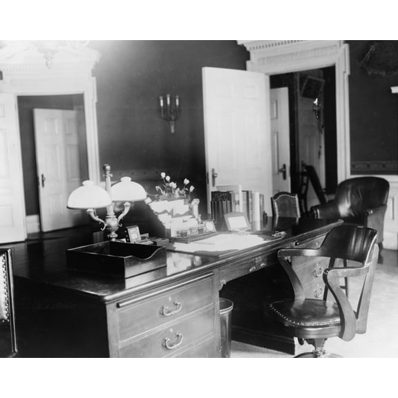 Print: President's Desk, Executive Offices, circa 1909