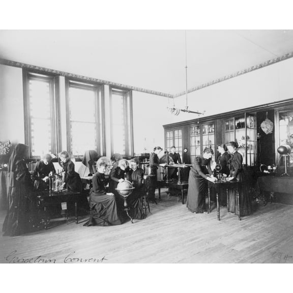 Print: Science Class In Georgetown Visitation Preparatory School