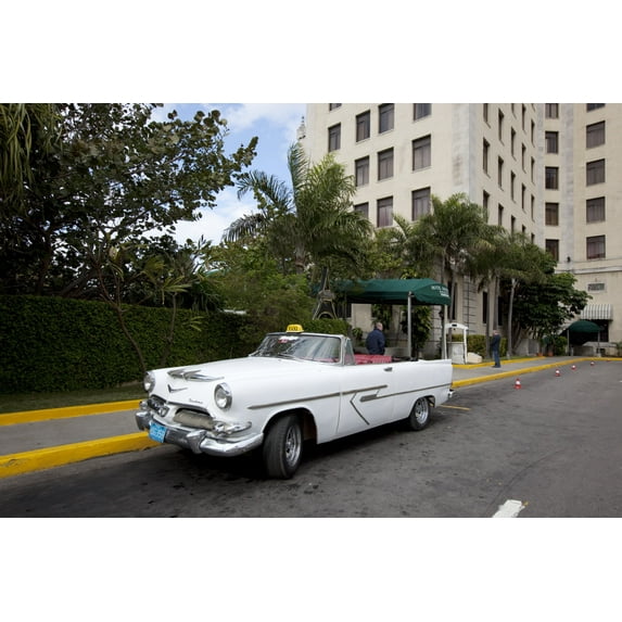 Print: Vintage Car In Driveway Of Hotel Nacional De Cuba, Havana, Cuba