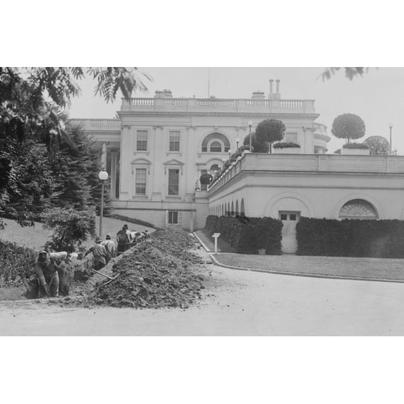 Print: Work On The Installation Of A New Heating Plant At The White House
