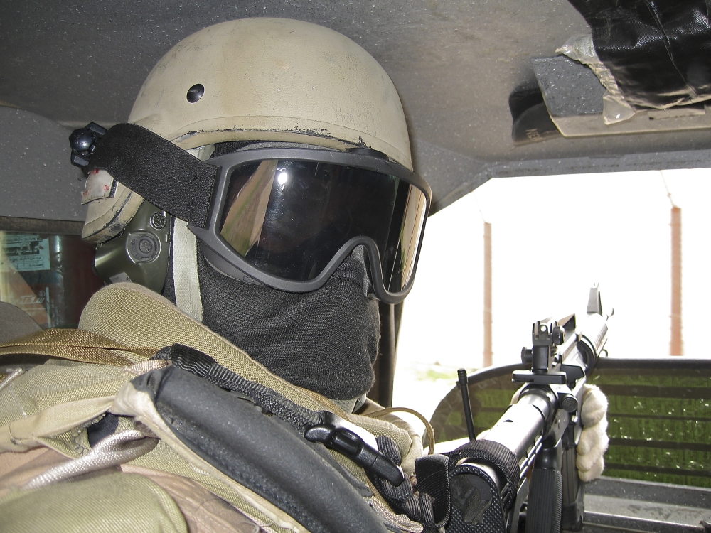 Private Security Contractorr on a mission in Baghdad Iraq Canvas Art - Terry MooreStocktrek Images (17 x 13)