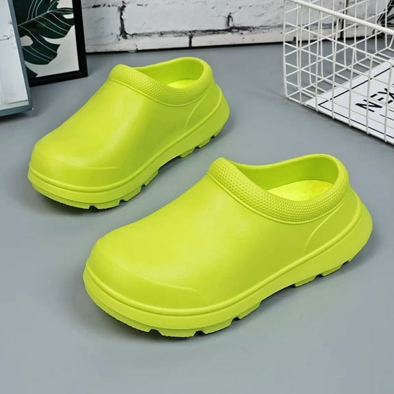 Professional Lightweight Anti - Slip Waterproof Comfortable Chef Clogs with Durable & Easy - to - Clean Construction for Demanding Kitchen, Hospital, and Food Service Environments
