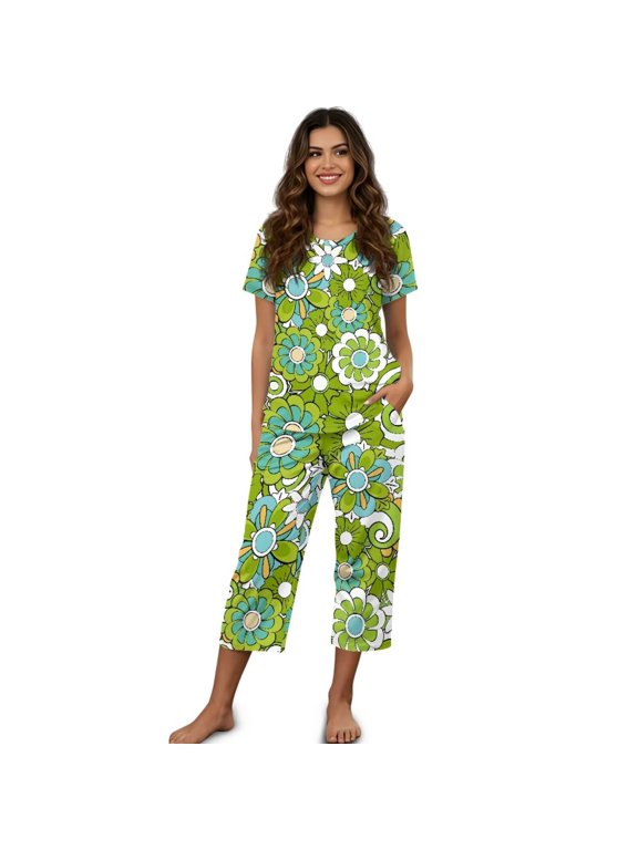 Womens Green Hippie Floral Lounge Sets Plus Size Pajamas, Short Sleeve Pajama Set Loungewear with Capri Bottom, Summer Sleepwear Soft