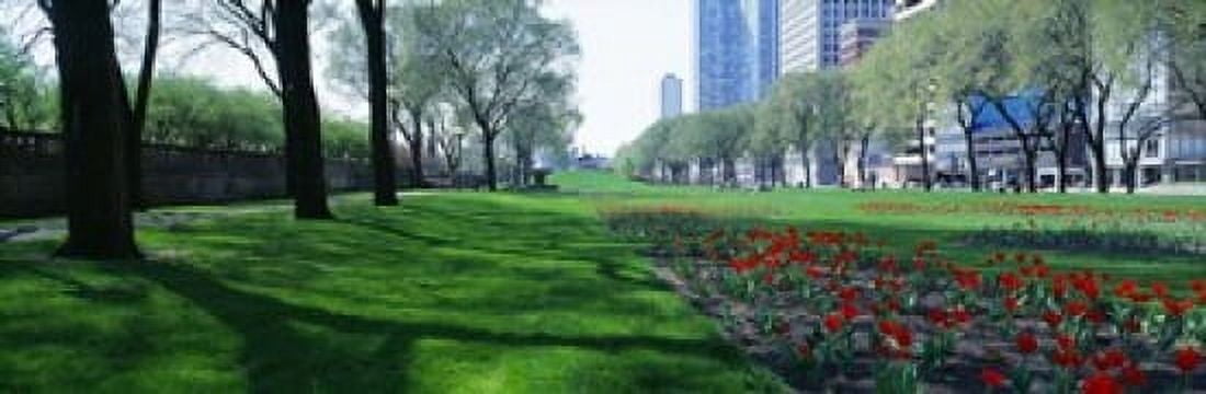 Public Gardens Loop Cityscape Grant Park Chicago Illinois USA Canvas Art - Panoramic Images (18 x 6)