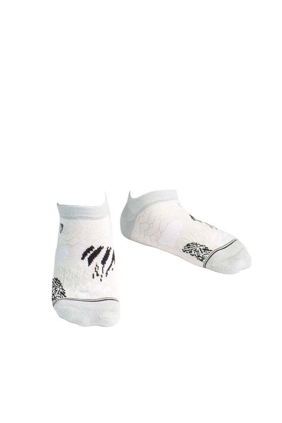 Bamboo Everyday Ankle Socks | Moisture Wicking | Breathable | Extra Soft | Odor Resistant | All Day Comfort (Wild At Heart Quiet Gray, Small-Medium)