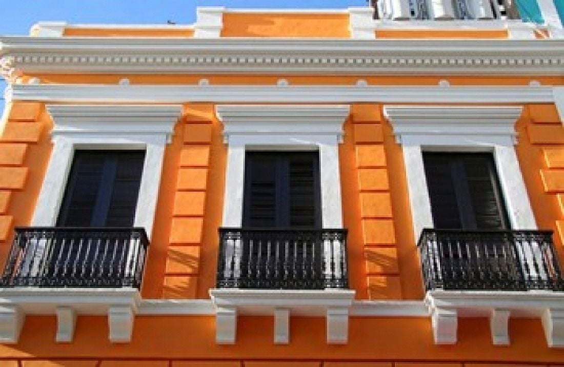 Puerto Rico Old San Juan Colonial architecture Canvas Art - Miva Stock DanitaDelimont (36 x 24)
