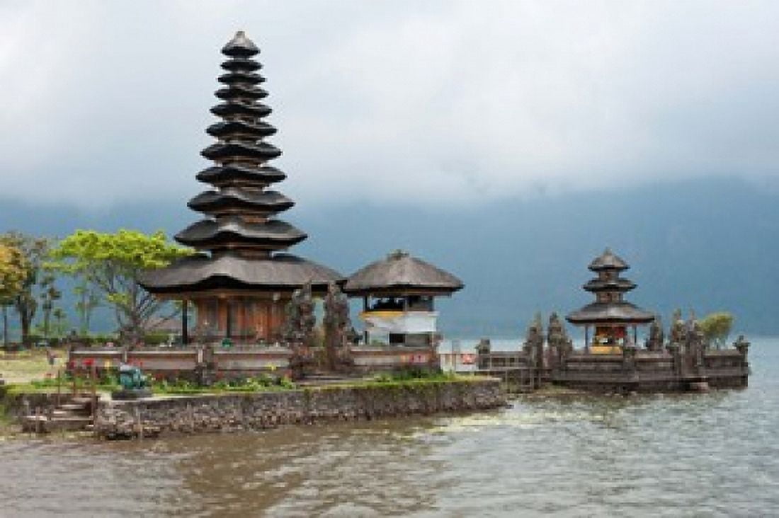 Pura Ulun Danu Bratan temple on the edge of Lake Bratan Baturiti Bali Indonesia Canvas Art - Panoramic Images (36 x 24)
