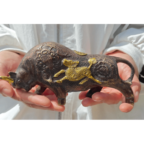 Pure Copper Wall Street Bull Statue Sculpture, Brass Cow Ox Statuette Figurine Modern Home Decor Office Lucky Feng Shui Ornaments Crafts N11