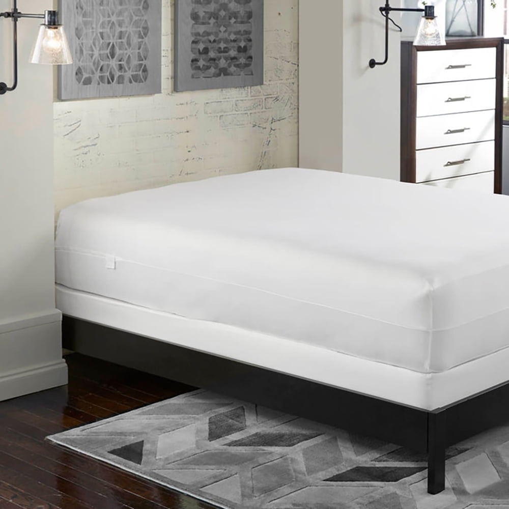 California King White Total Encasement Mattress Protector