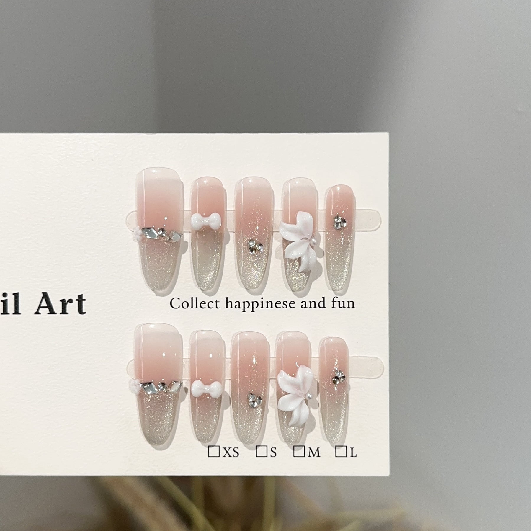 Purely hand-worn nail high-end champagne gold cat eye nail art piece white three-dimensional petal fake nail patch
