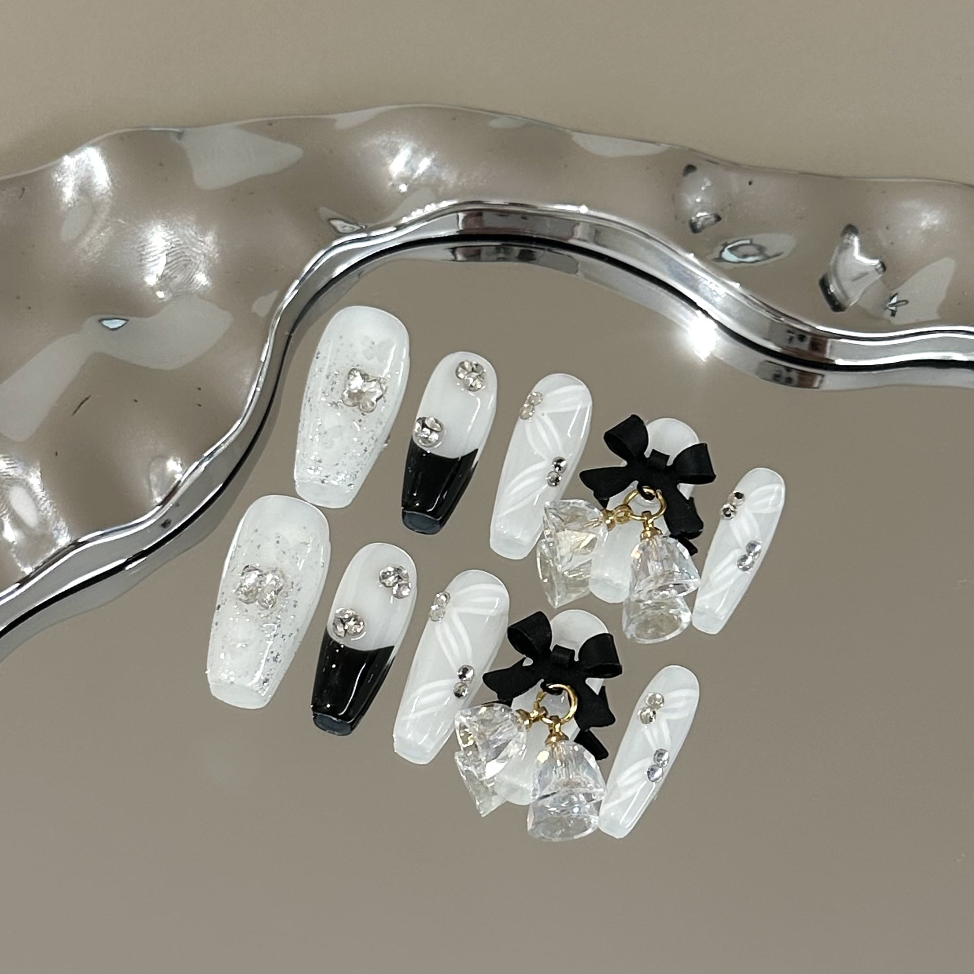 Purely handmade nail wear, high-end white French manicure, black bow, bell temperament, white fake nails