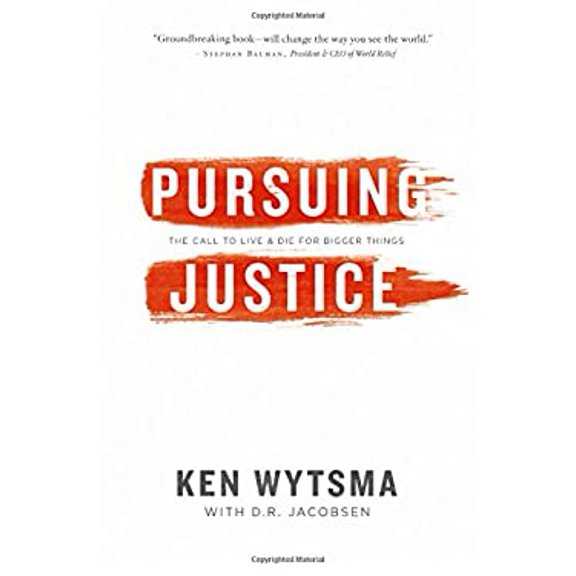Pre-Owned Pursuing Justice: The Call to Live & Die for Bigger Things (Hardcover) 0849964660 9780849964664