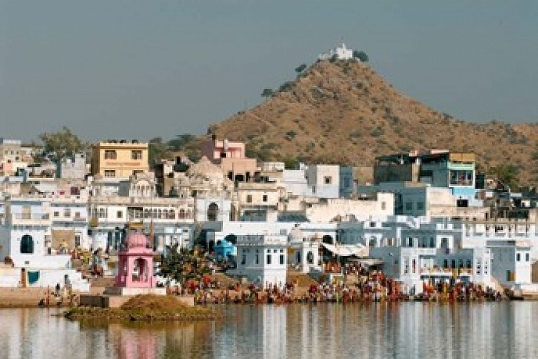 Pushkar shore Pushkar India Canvas Art - David Noyes DanitaDelimont (12 x 17)