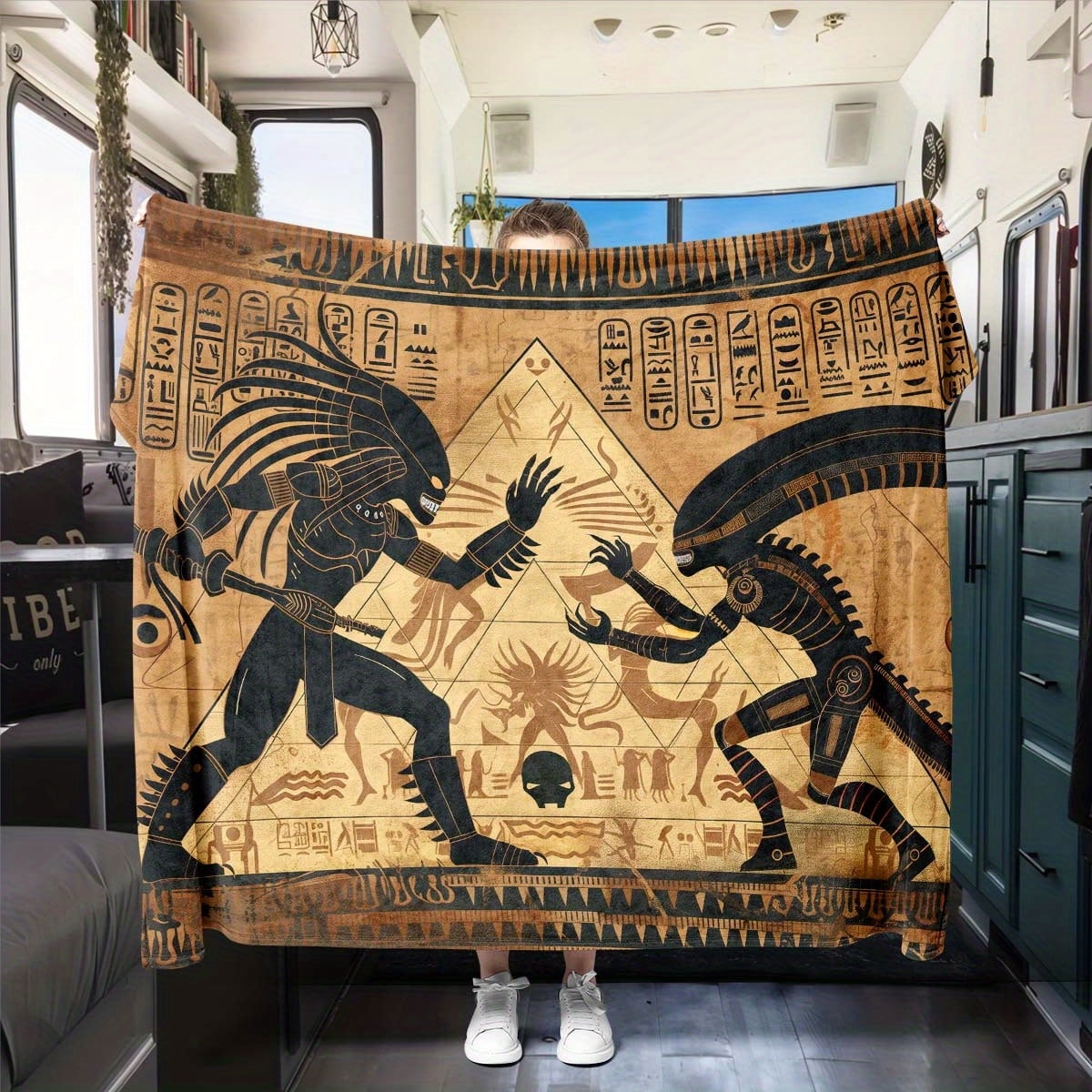 Pyramid Alien Battle Pattern Four Seasons Car Nap Blanket Flannel ...