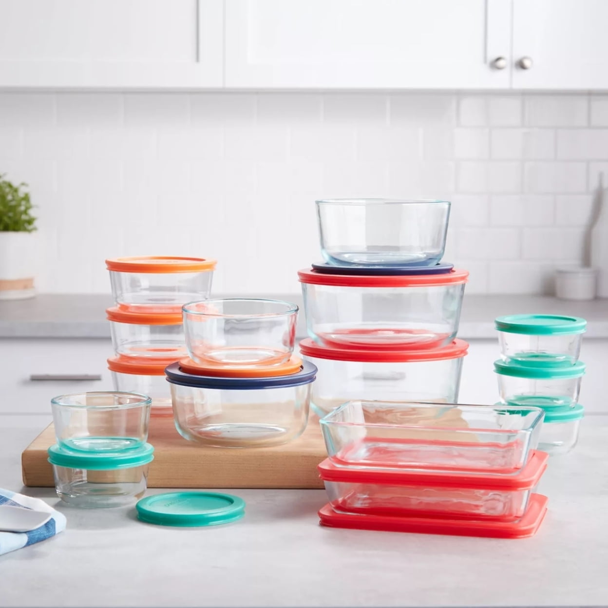 Pyrex (3) Glass Food Storage Bowls and (3) Red Lids for 7200, 7201, and  7203