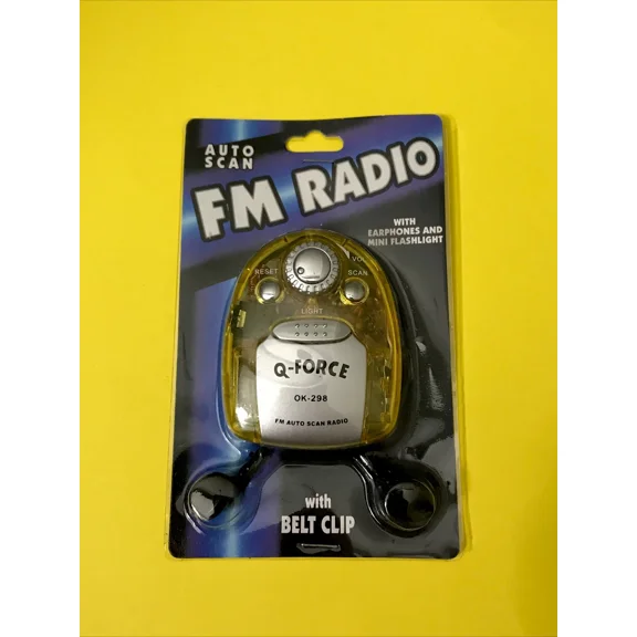 Q-Force Auto Scan Fm Radio Wrphones, Flashlight And Belt Clip Vtg 90’S