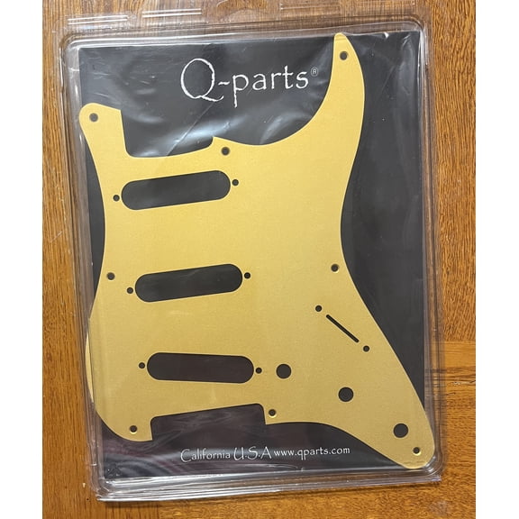 Q-PARTS '57 STRAT PICKGUARD - GOLD