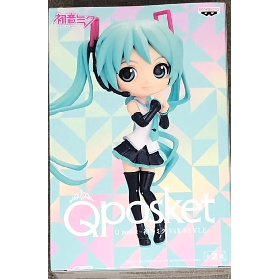 Q Posket Hatsune Miku V4X Style Collectible PVC Figure (Arms In)