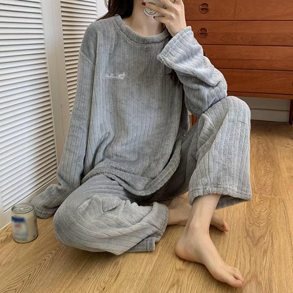 QHUDLV Coral Fleece Loungewear Set, One Size Fits All, Soft Warm Pajamas for Winter Home