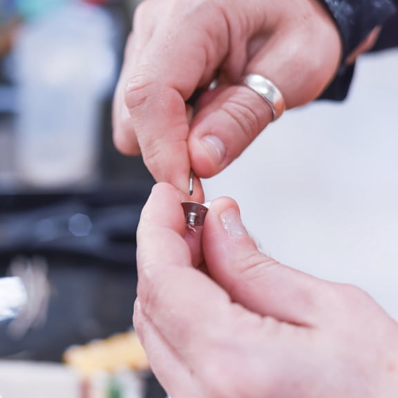 QIFULL 300Pcs Candle Wick Holders Metal Base for Centering Wicks in Homemade Candle Jars