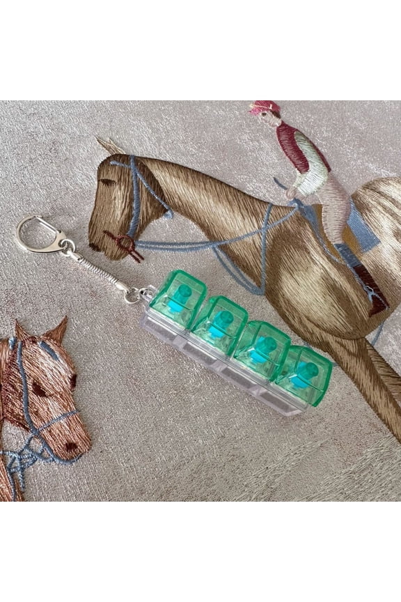 Keyboard Toy with LED Lights - 4 In 1 Loud Stress Clicker Decompression Keychain for Adults Anxiety Relief, Cute Cat-Shaped Fidget Toy, 1PC