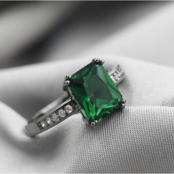 QQTDFG Size7, 8,9, Rare Green Crystal 18K Black Gold Filled Man's Fashion Solitaire R14-9