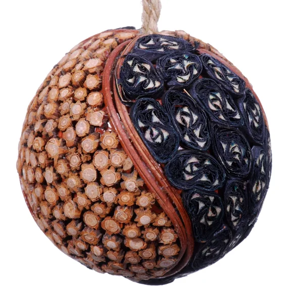 QUEST- Wood Slice Mosaic Leaf Decorative Ball Ornament Natural Christmas Tree 530A