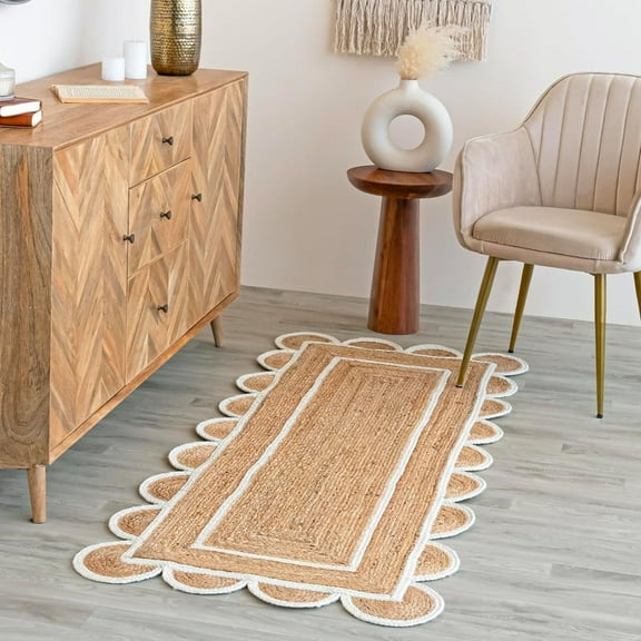 QUINCH Natural Jute Hand Braided Scalloped Area Rug