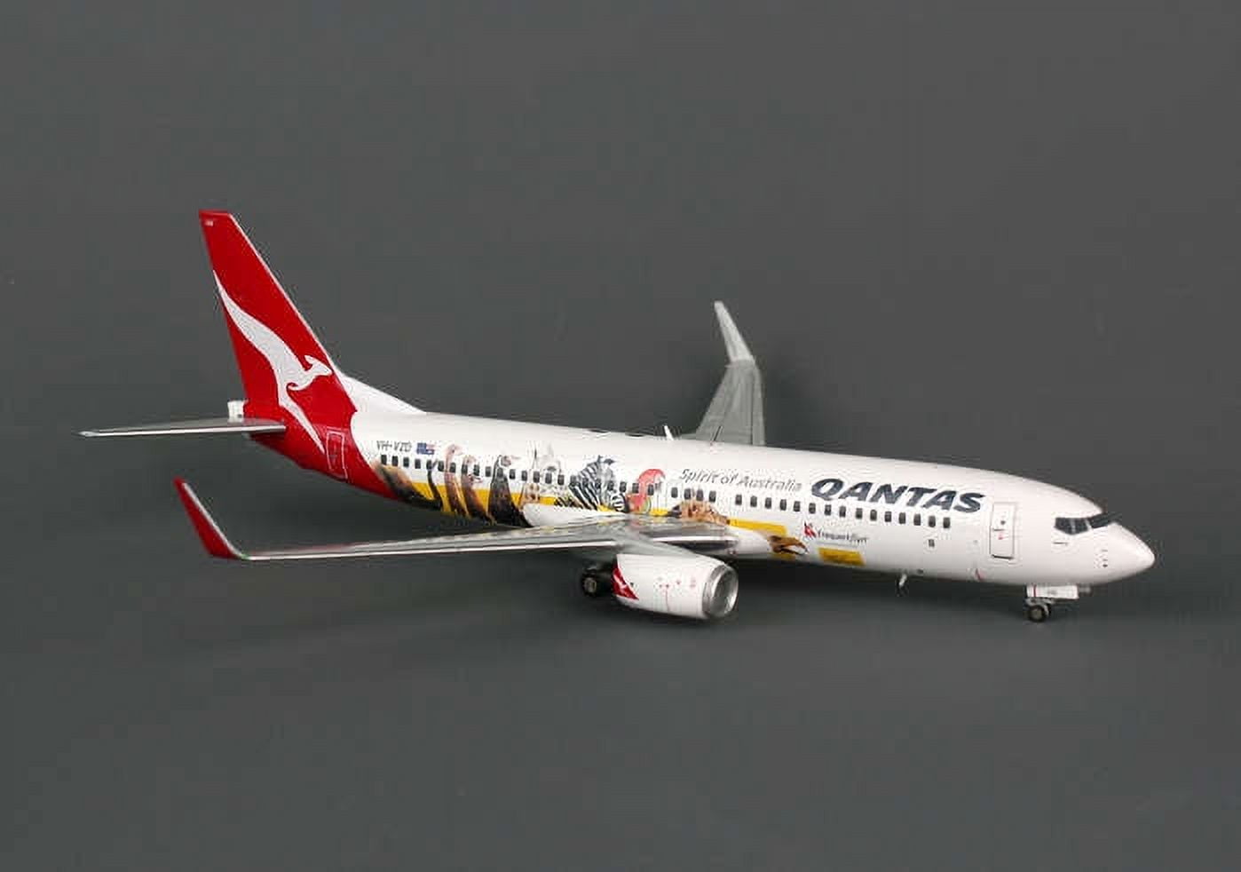 Qantas 737-800 with Winglets, Optus, 
