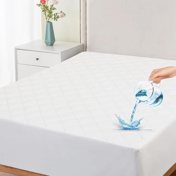 Qatan Queen Mattress Protector – Fitted Waterproof Cover with Deep Pockets – Secure Fit for Up to 18 Inch Mattresses