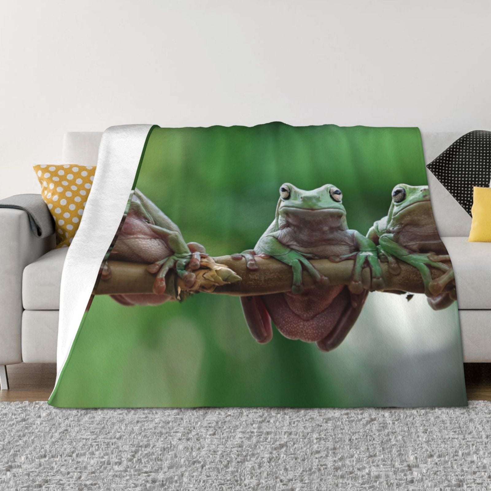 Qekee Australian White Tree Frog Sitting on Branch print Throw Blanket ...