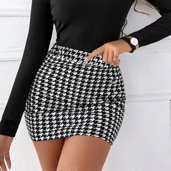Qianniao style elegant elastic waist half skirt, hip hugging high waist short skirt