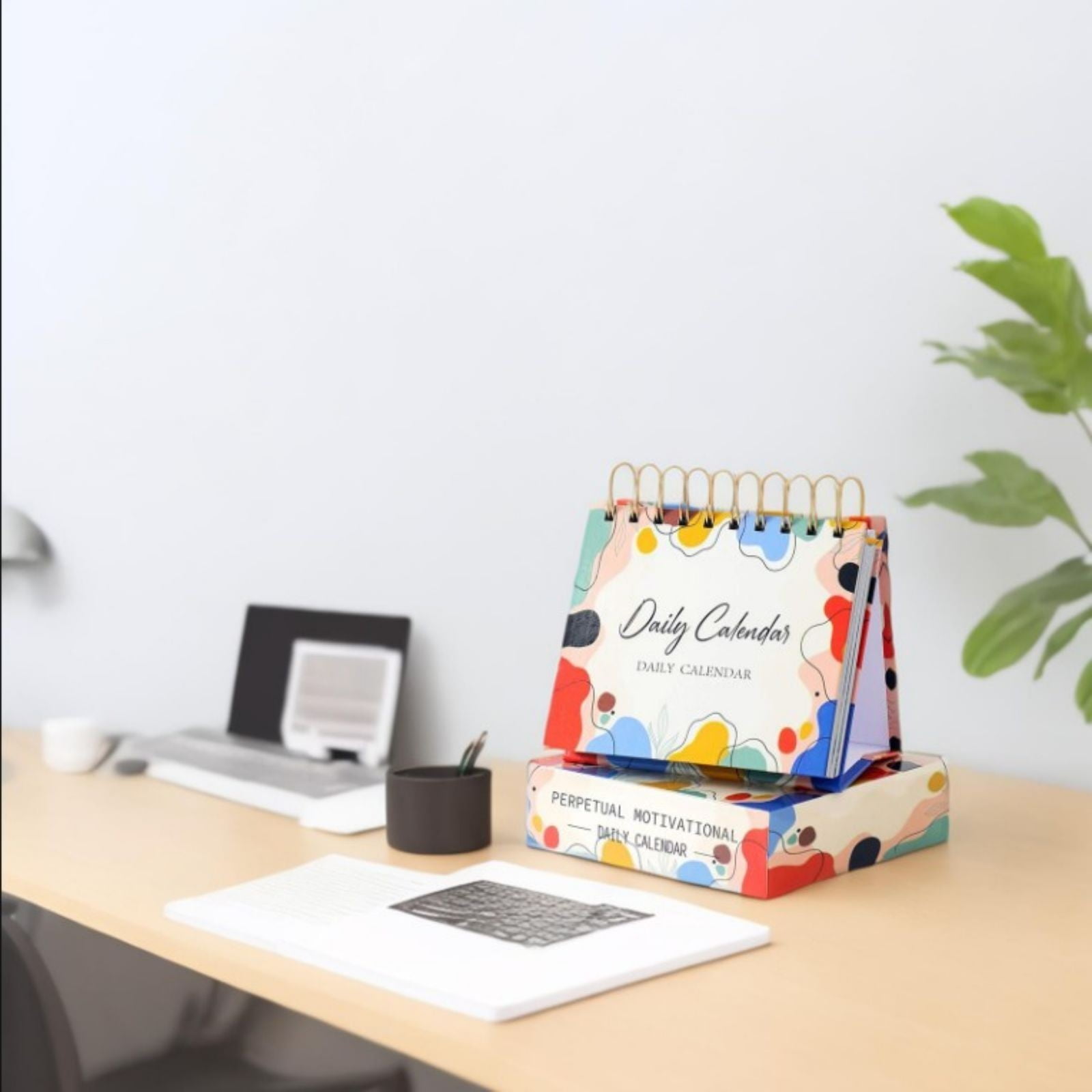 Qocolhg 2025 Desk Calendar, 2 Pcs Standing Flip Desktop Calendar from